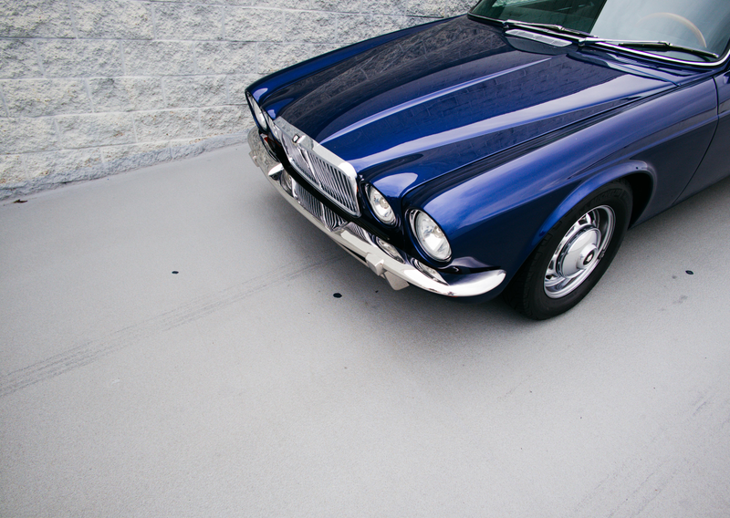 Illustration for article titled This Corvette-Powered 1976 Jaguar XJ Coupe Was Perfect